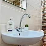 Bright & Spacious In Town, Near The - No 3 Apartment Kos Town