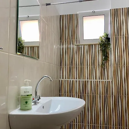 Bright & Spacious In Town, Near The - No 3 Apartman