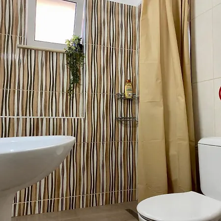 Apartman Bright & Spacious In Town, Near The - No 3