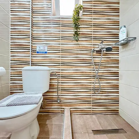 Daire Bright & Spacious In Town, Near The - No 3 *